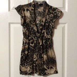 Juniors Size Small V-Neck Animal Print Blouse for Women